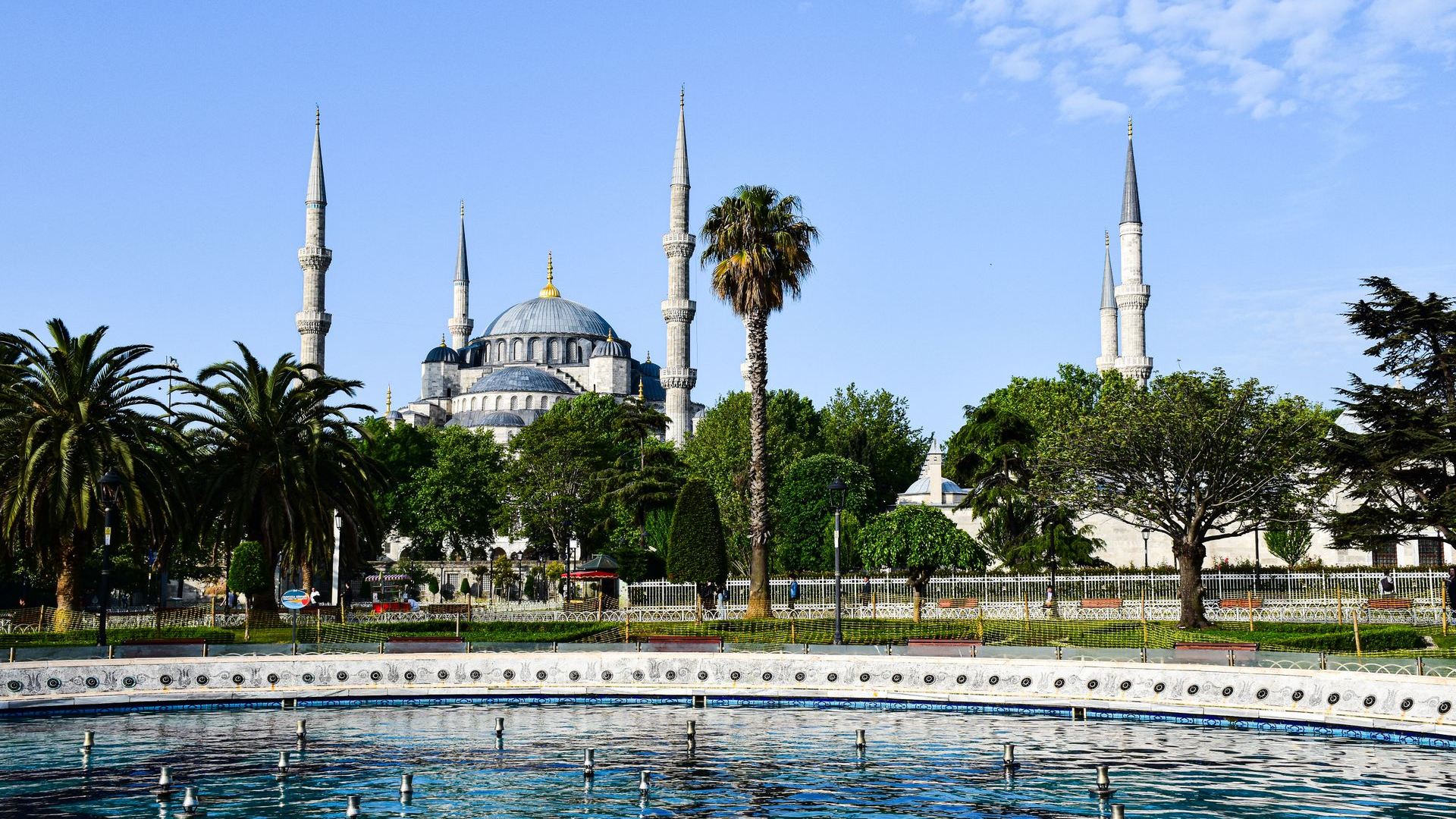 Public Holidays, Bayram and Ramadan: How They Affect Istanbul Traffic and Your Transfer